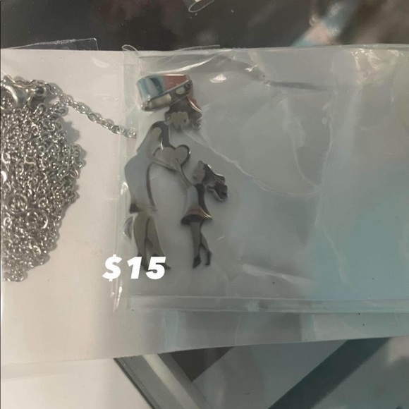 Necklace with mom and little girl. - Picture 1 of 1